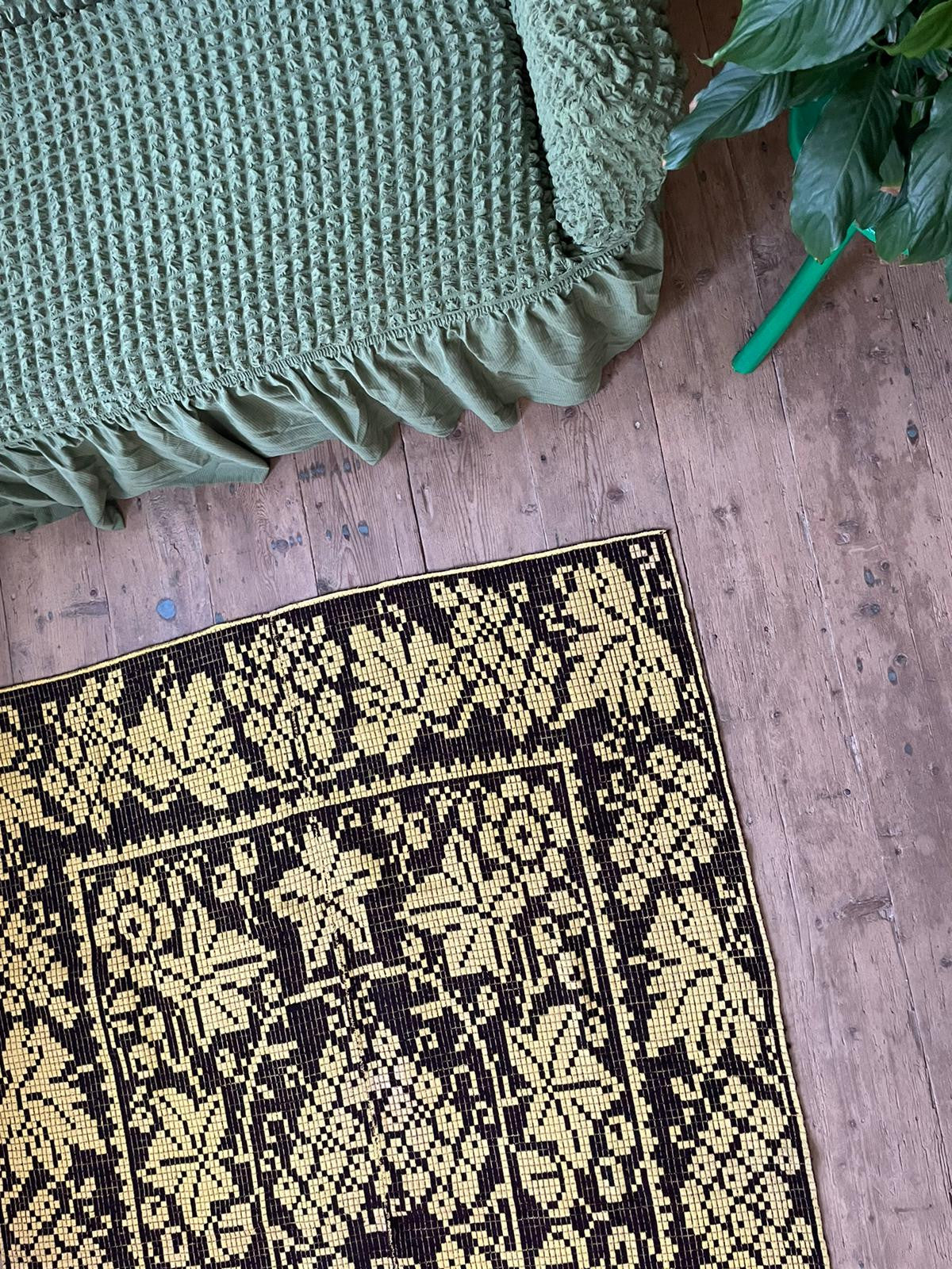 Vintage Yellow Floral Romanian Wool Rug, 196x132 cm, view 3