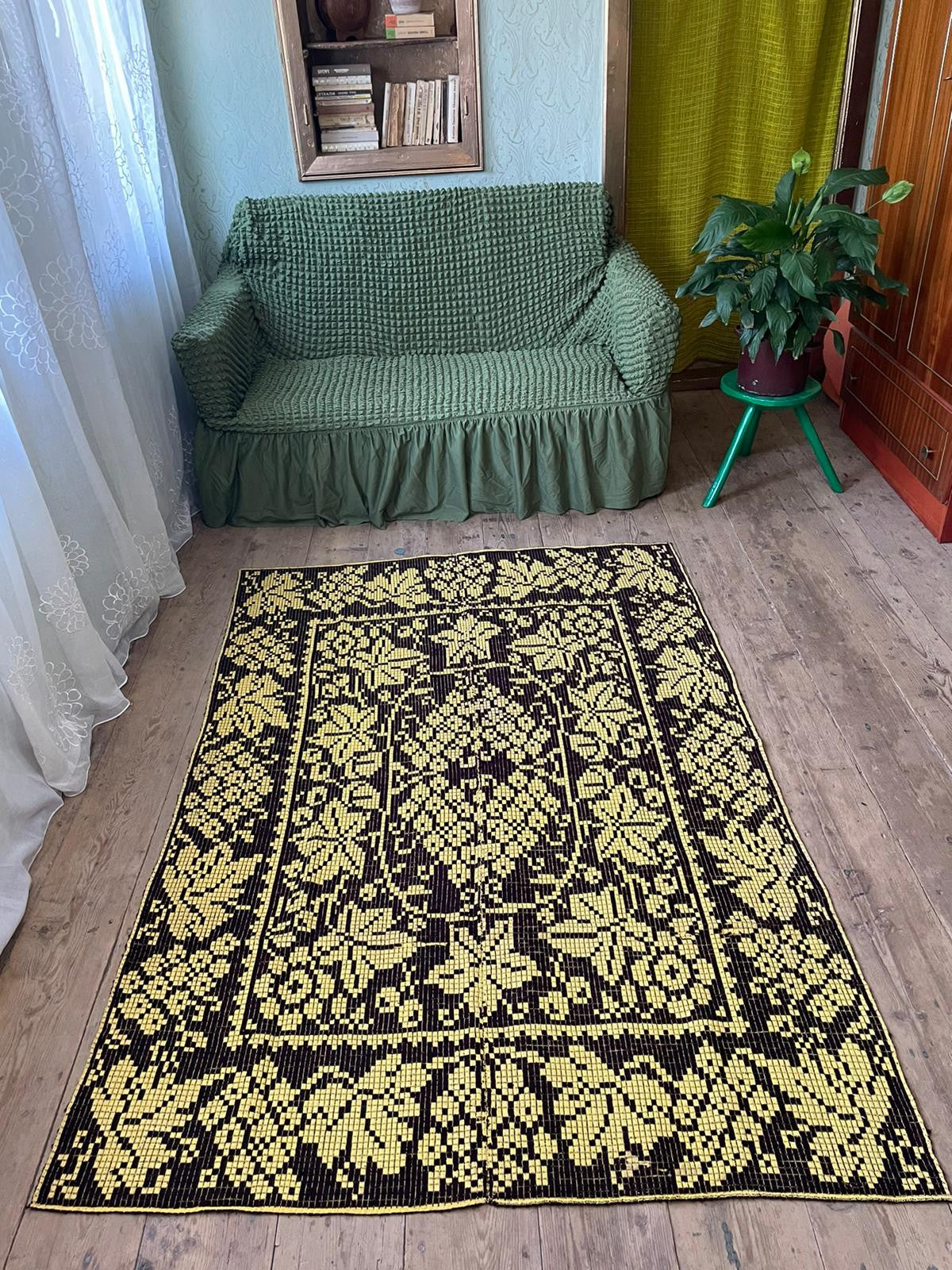 Vintage Yellow Floral Romanian Wool Rug, 196x132 cm, view 4