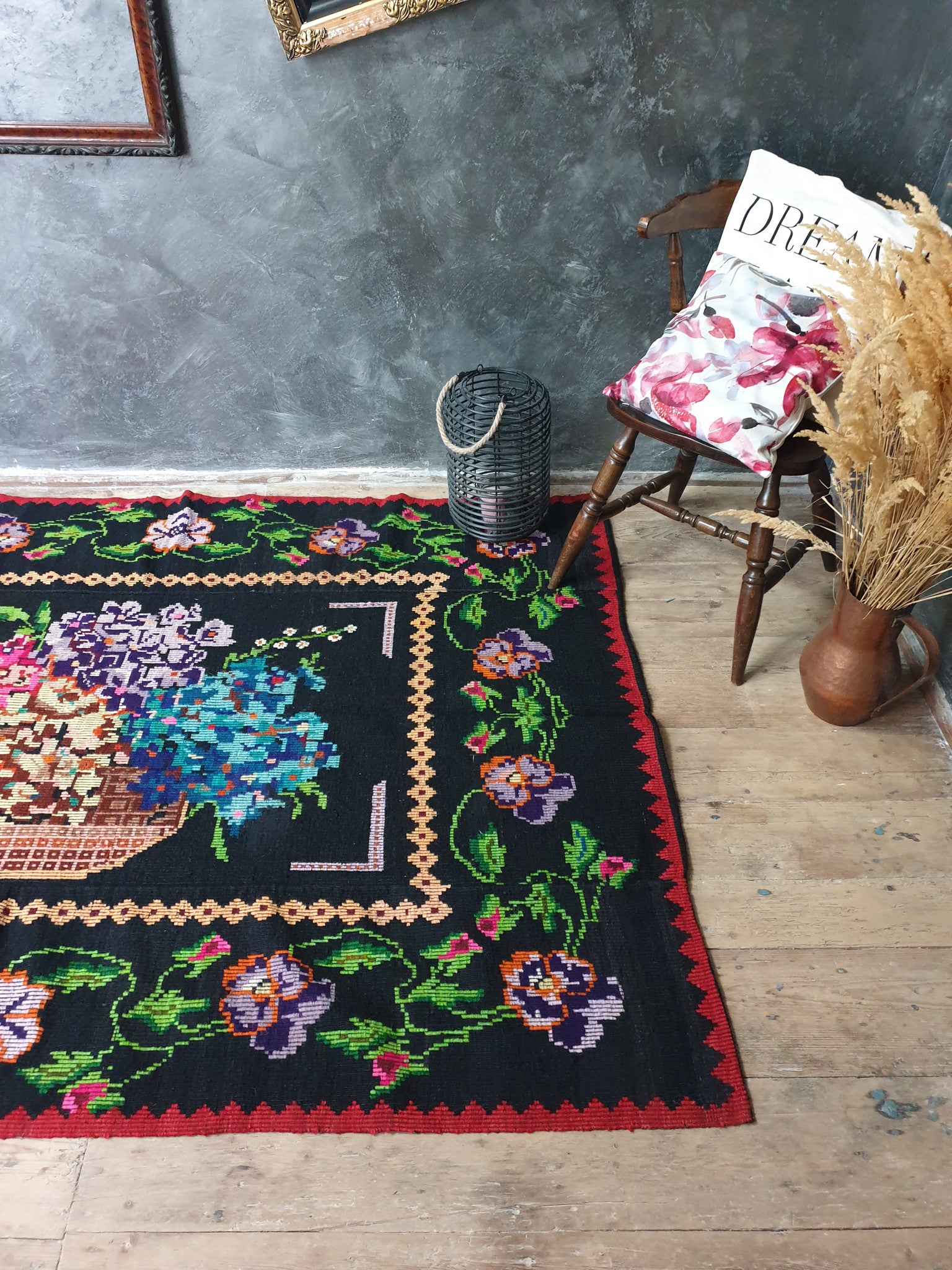 Vintage Black Floral Romanian Wool Rug, 210x151 cm, view 5