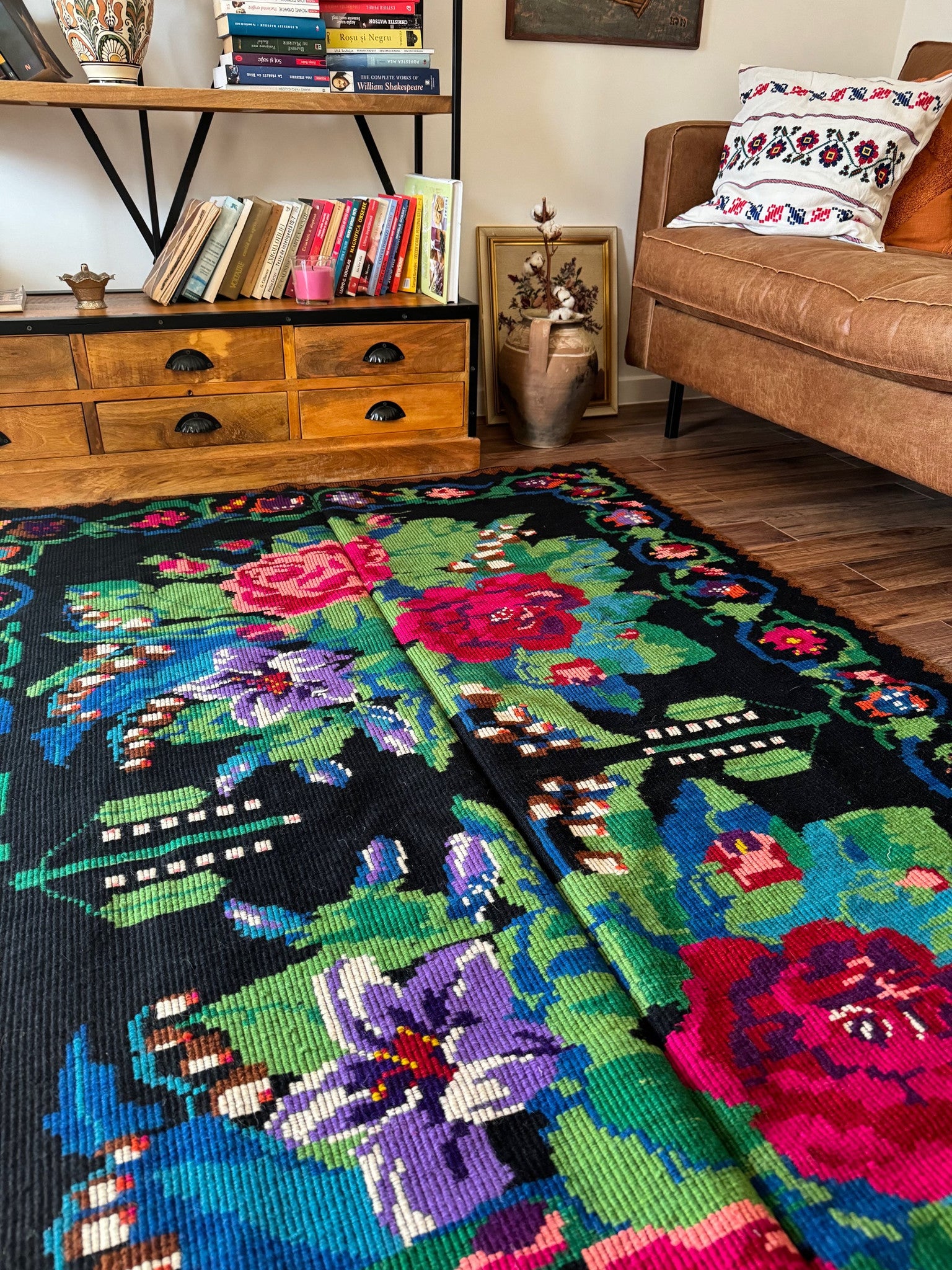 Vintage Green Floral Romanian Wool Rug, 218x150 cm, view 4