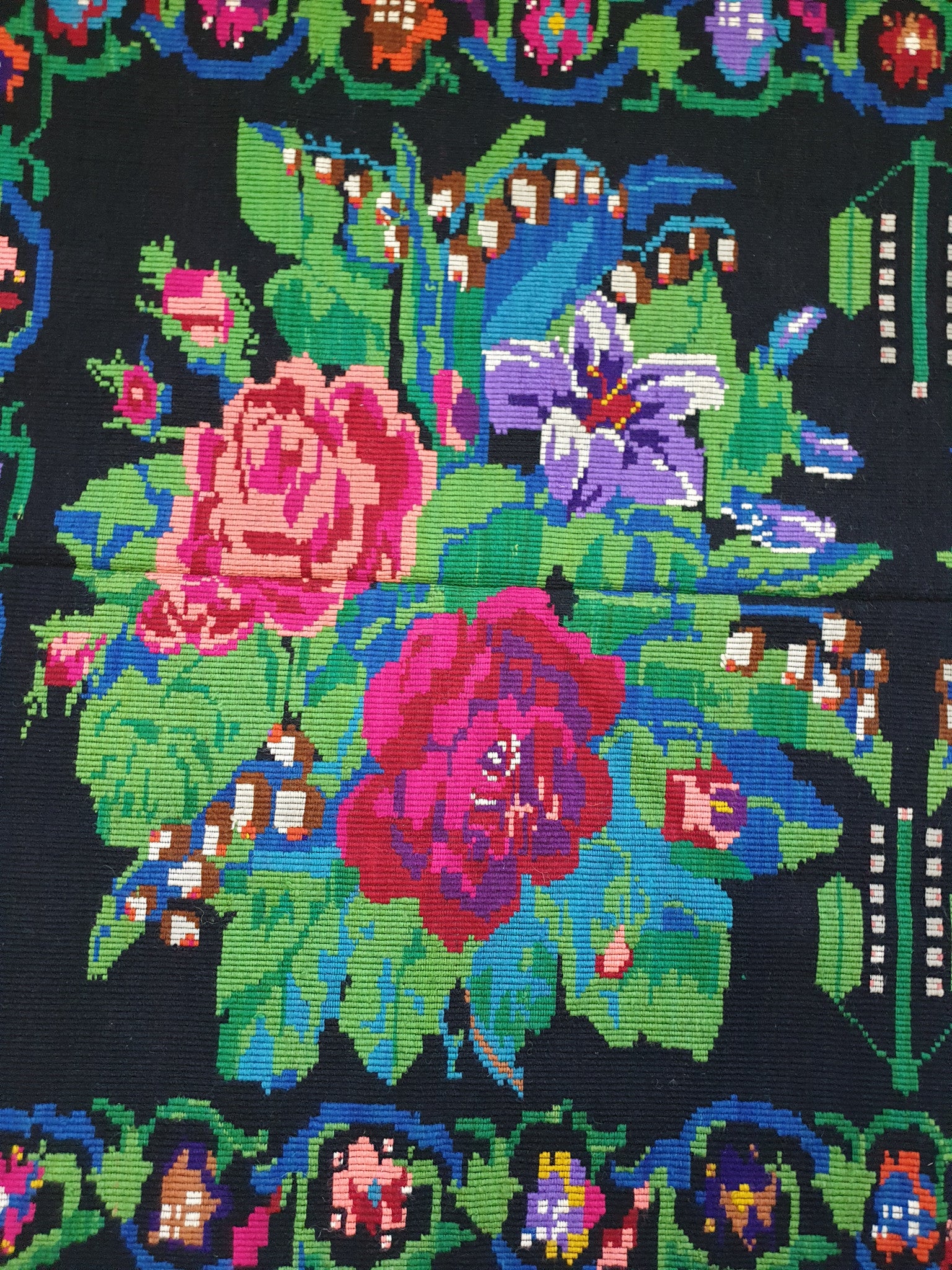 Vintage Green Floral Romanian Wool Rug, 218x150 cm, view 9
