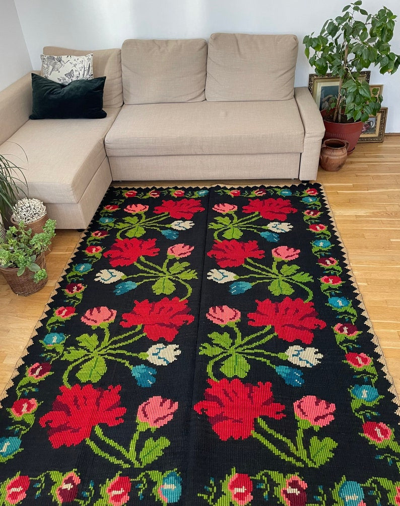 Vintage Floral Romanian Wool Rug, 220x160 cm, view 2