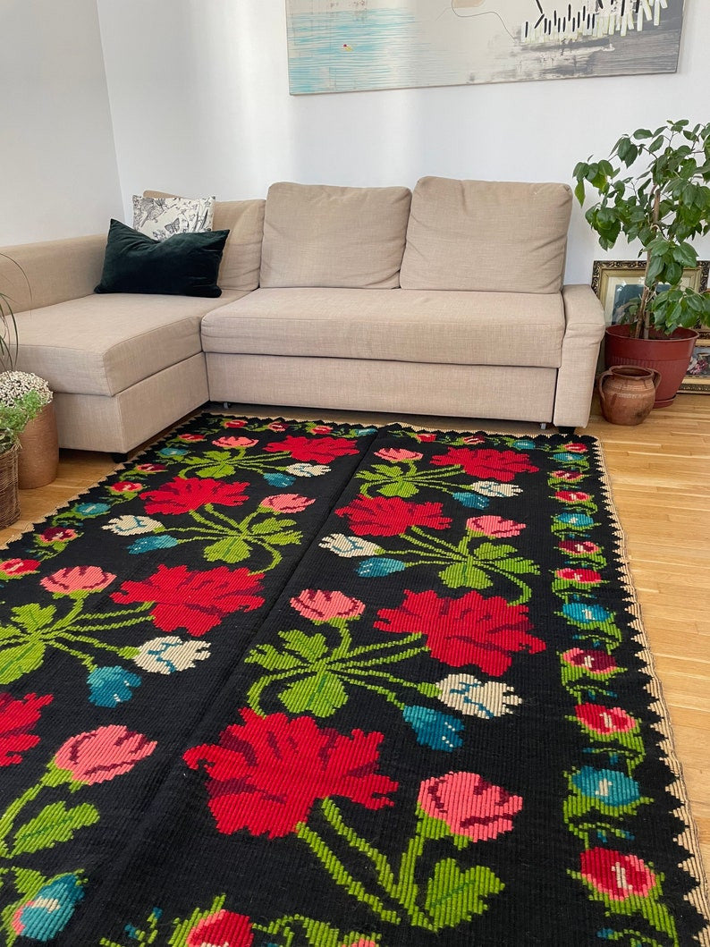 Vintage Floral Romanian Wool Rug, 220x160 cm, view 3
