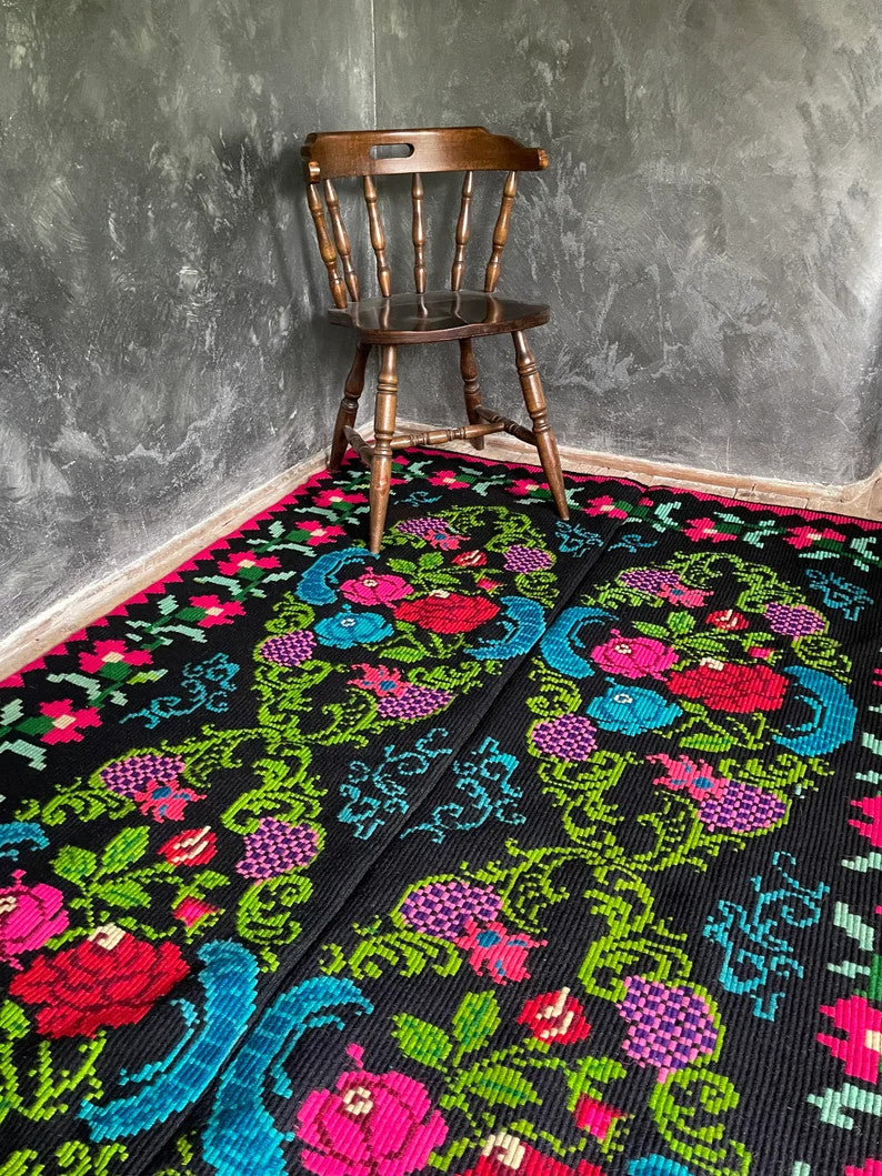 Vintage Black Floral Romanian Wool Rug, 231x155 cm, view 3