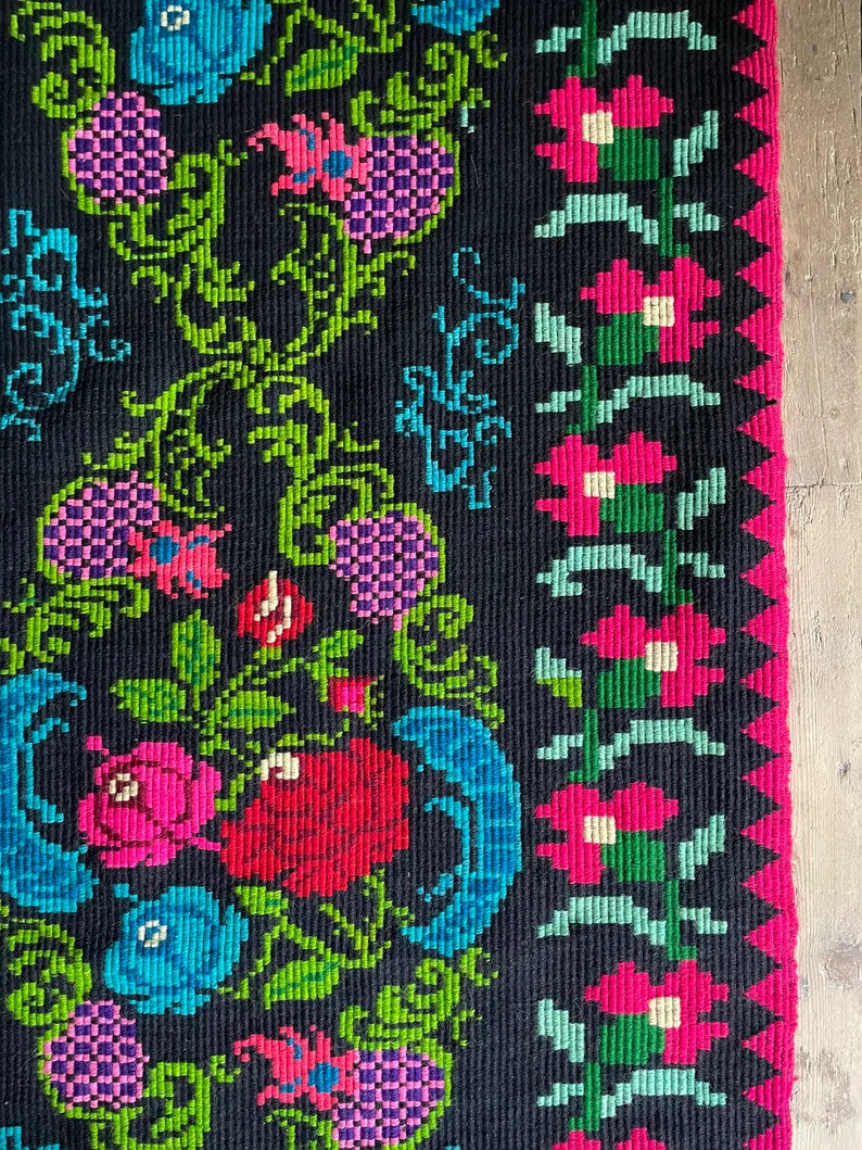Vintage Black Floral Romanian Wool Rug, 231x155 cm, view 9