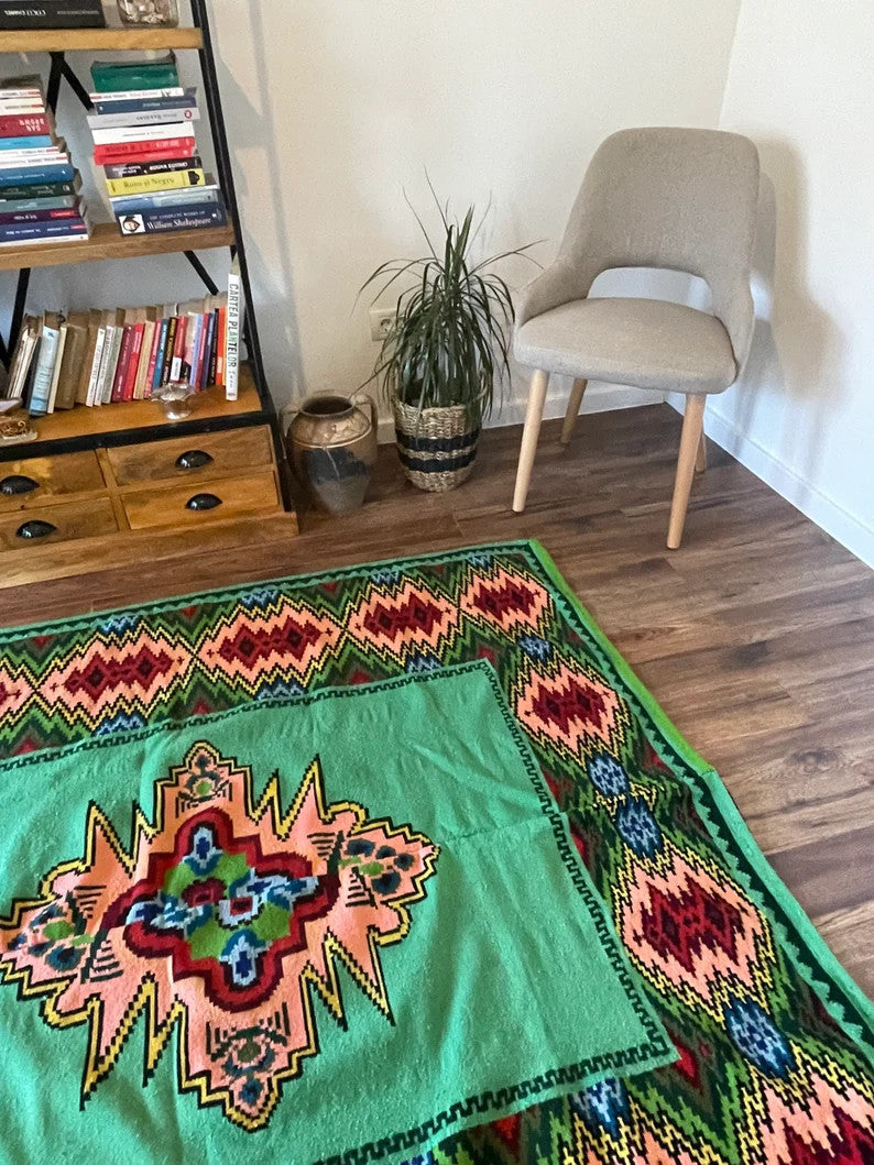 Vintage Green Geometric Romanian Wool Rug, 185x158 cm, view 3