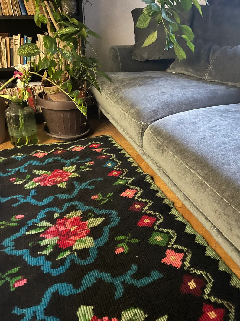 Vintage Pink Floral Romanian Wool Rug, 174x157 cm, view 2