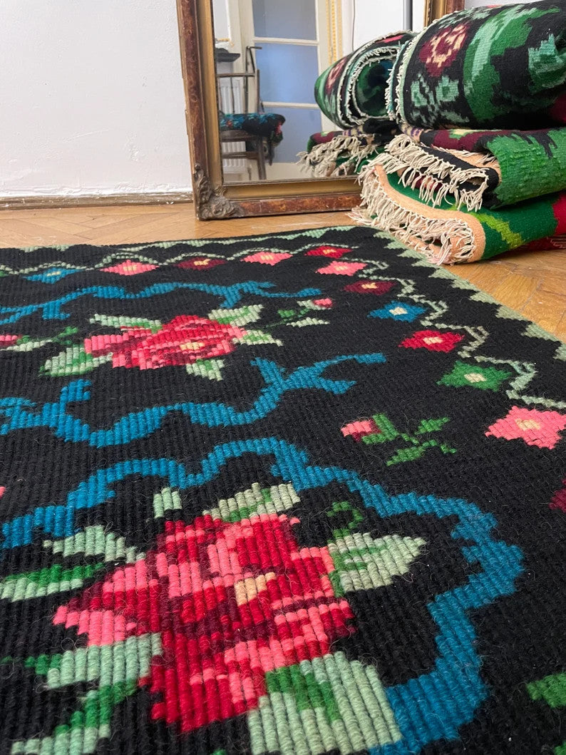 Vintage Pink Floral Romanian Wool Rug, 174x157 cm, view 6