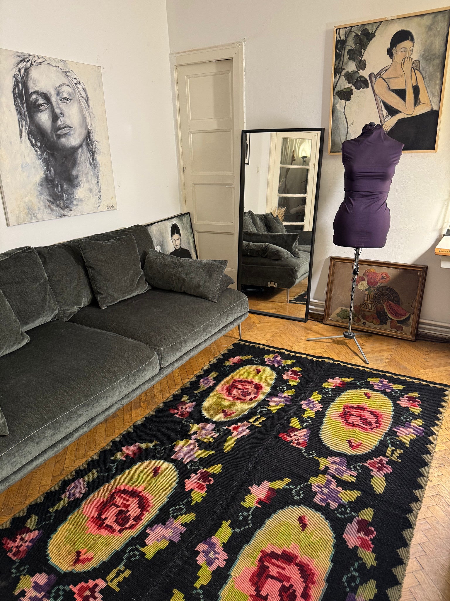 Vintage Black Floral Romanian Wool Rug, 221x142 cm, view 5