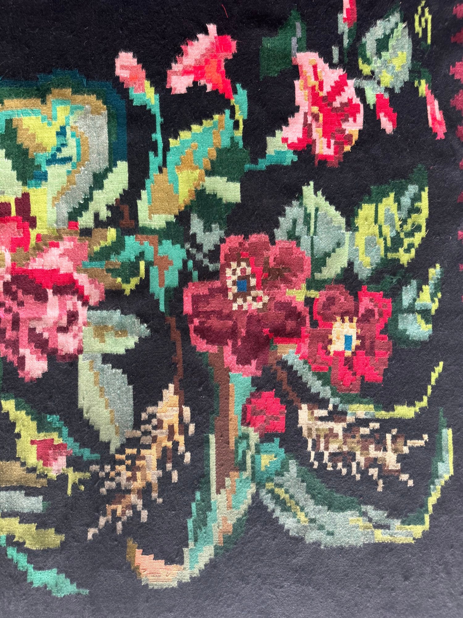 Vintage Black Floral Transylvanian Wool Rug, 230x145 cm, view 10