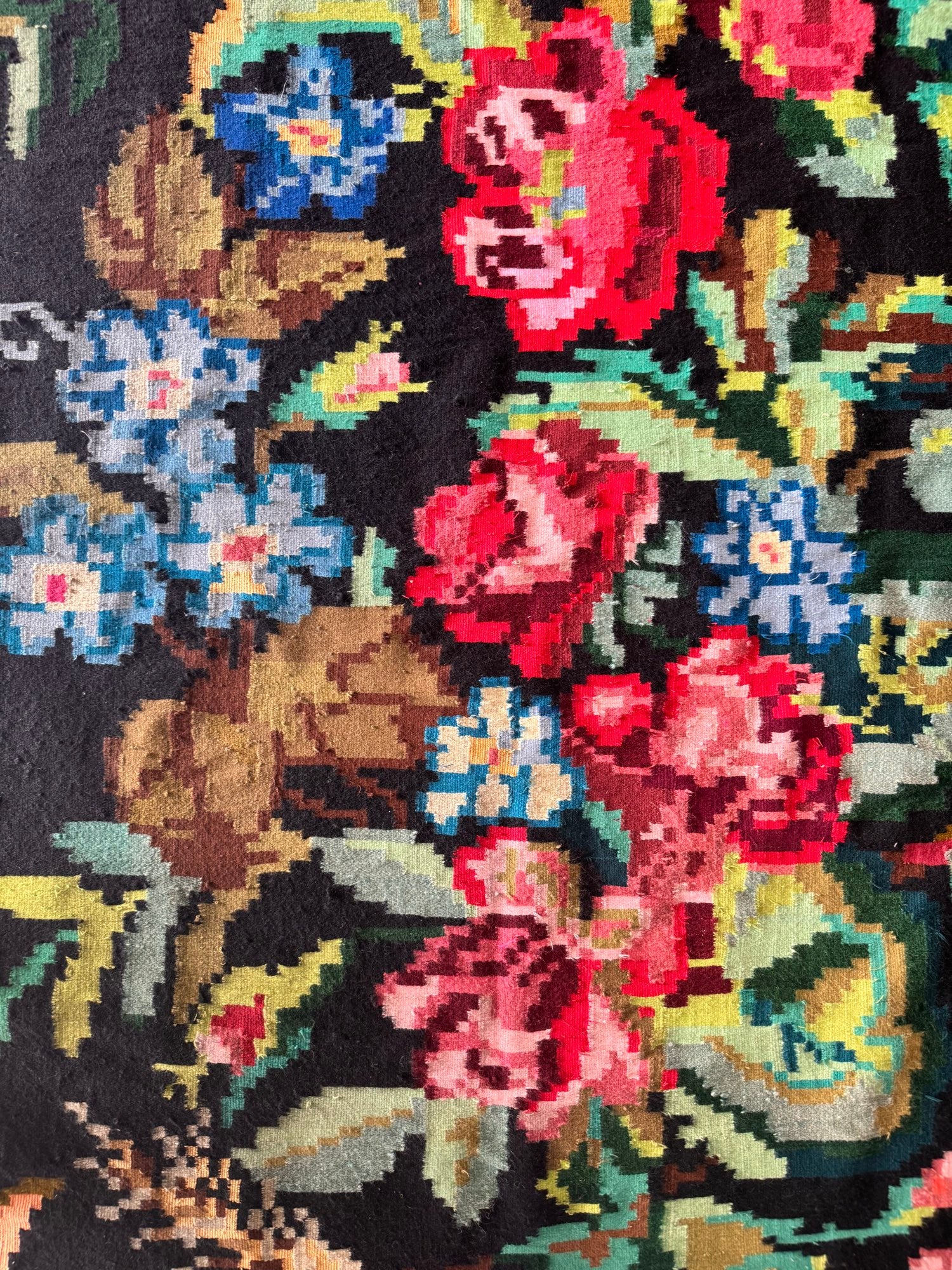 Vintage Black Floral Transylvanian Wool Rug, 230x145 cm, view 4