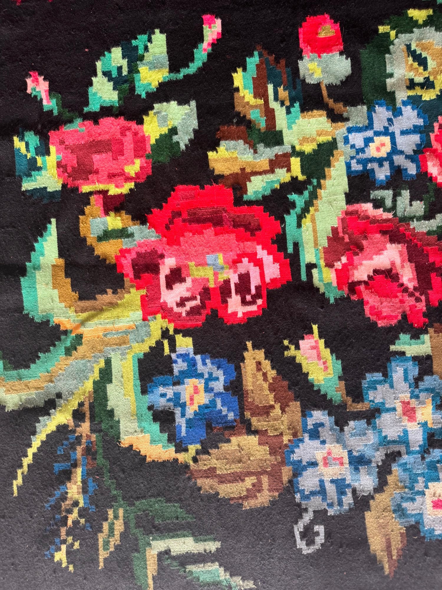 Vintage Black Floral Transylvanian Wool Rug, 230x145 cm, view 5