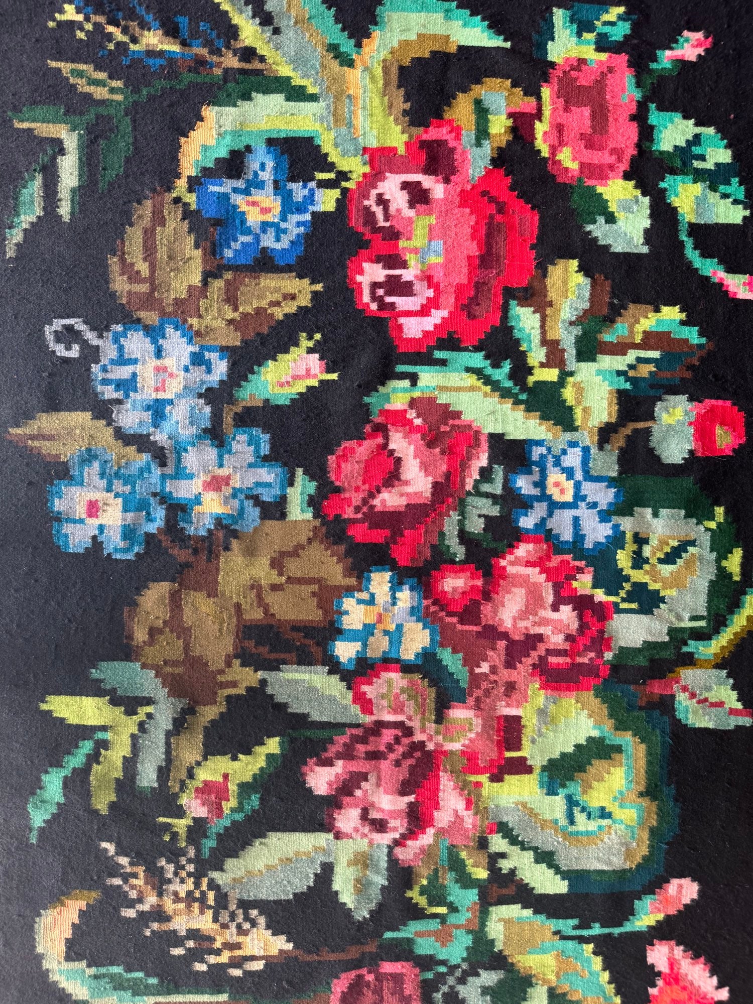 Vintage Black Floral Transylvanian Wool Rug, 230x145 cm, view 9