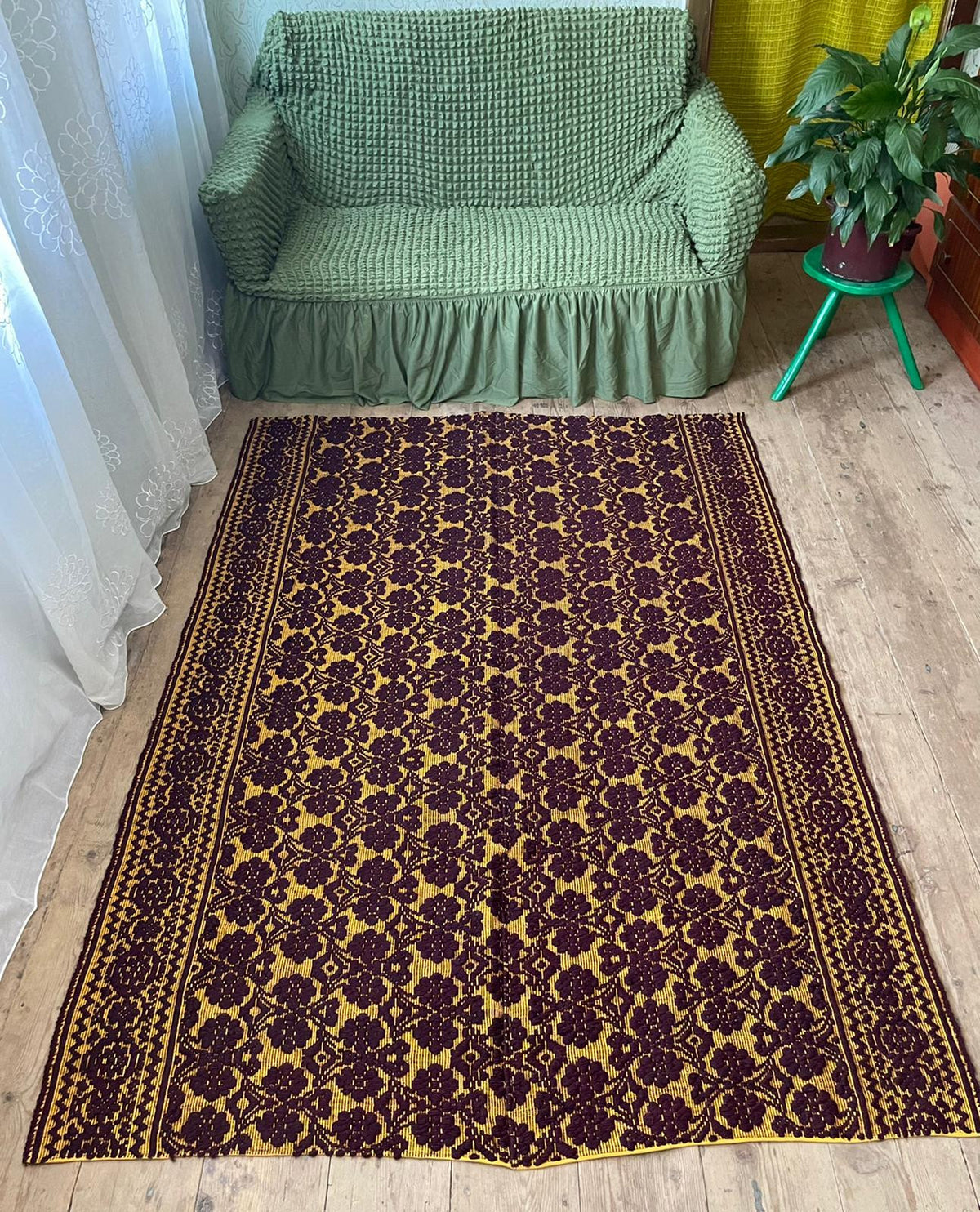 Handwoven Brown Romanian Wool Rug, 204x146 cm, view 3